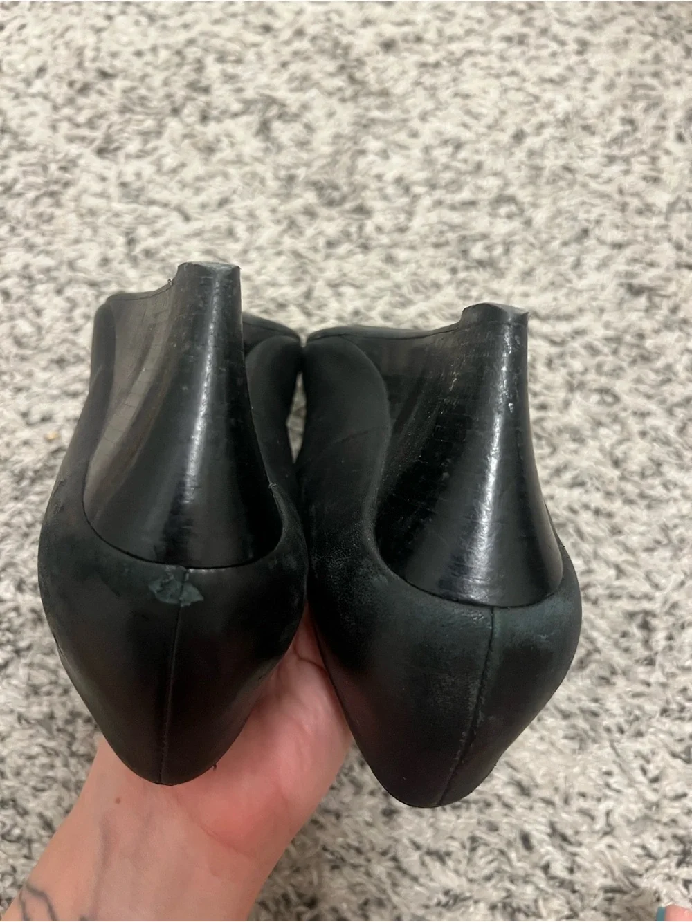 Tory Burch Black Leather Pumps with Gold Logo Cap-Toe